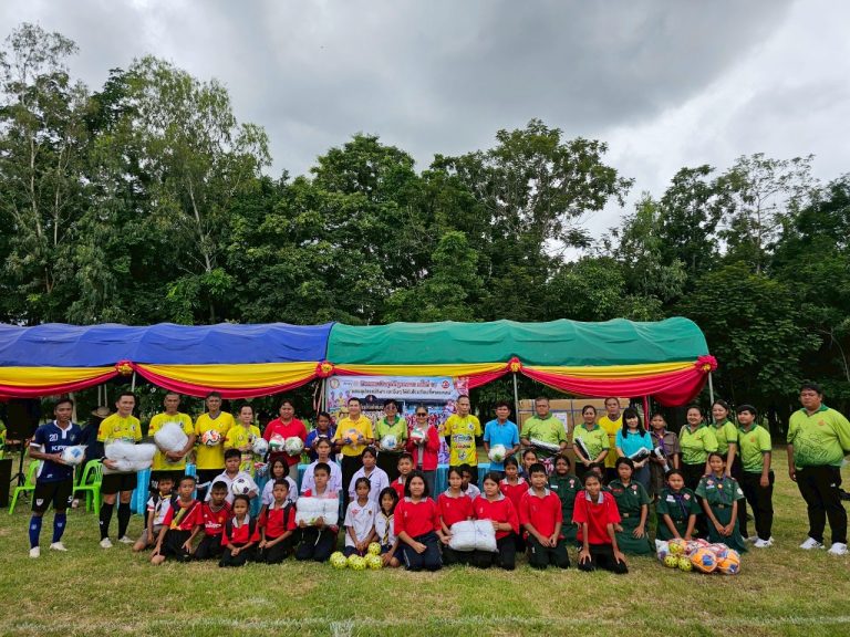รับมอบอุปกรณ์กีฬาทุนการศึกษา จากช่างกลปทุมวัน Rotary Club The WAN TECH Solution ทีเคซี มอเตอร์ไบค์ ชมรมศิษย์เก่าวิศวกรรมเมคคาทรอนิกส์-ปทุมวัน
